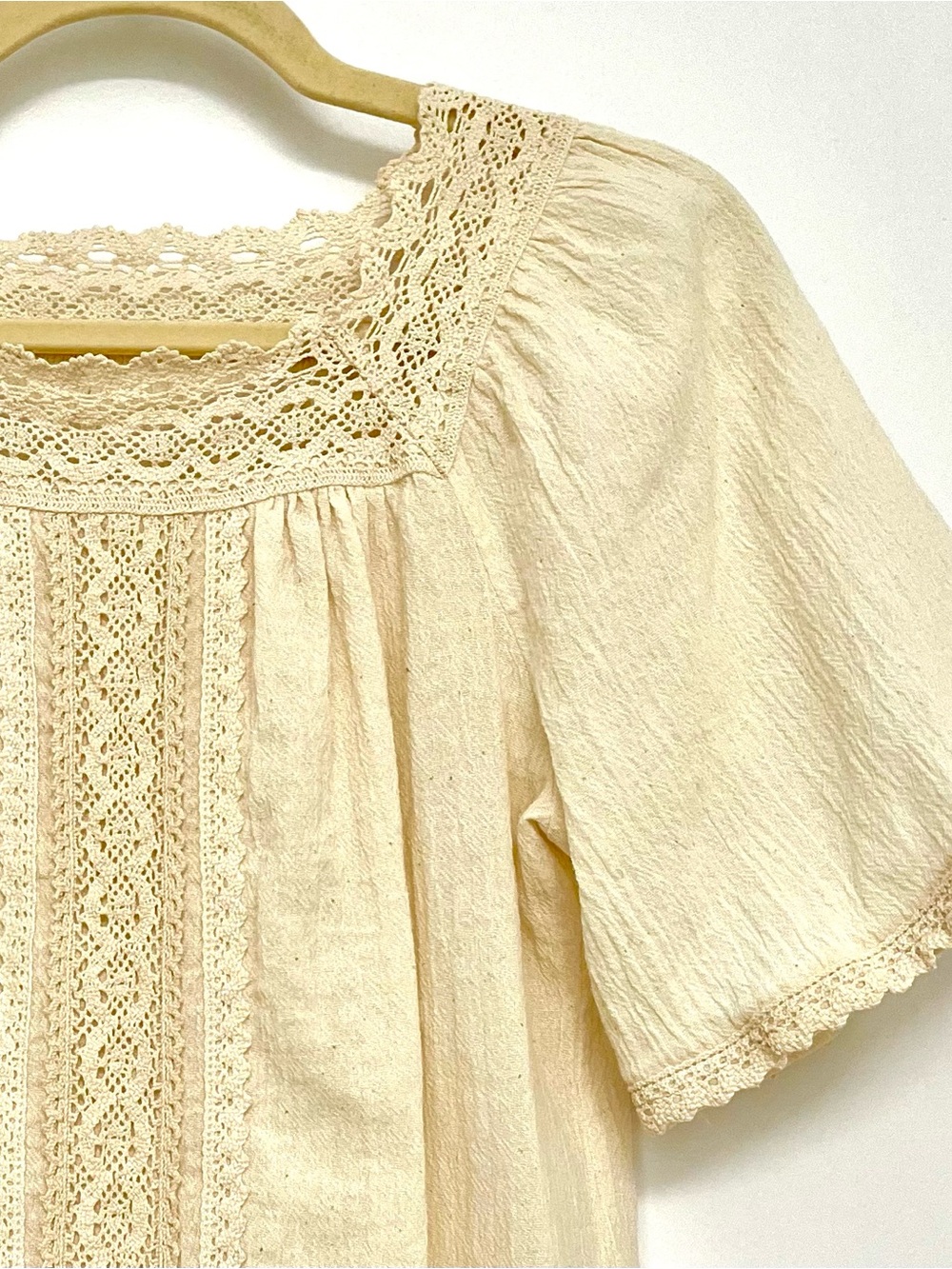 Women’s Cream Lace-Trim Peasant Top - Picture 3 of 3